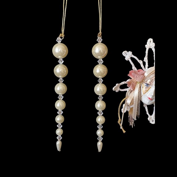 Set of 5 Christmas Ornaments Diamonds, Pearls, and Mardi Gras Crochet - Picture 2 of 7